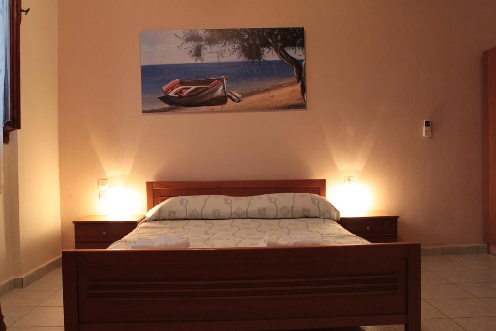 Ballas Apartments Agia Efimia Cameră foto