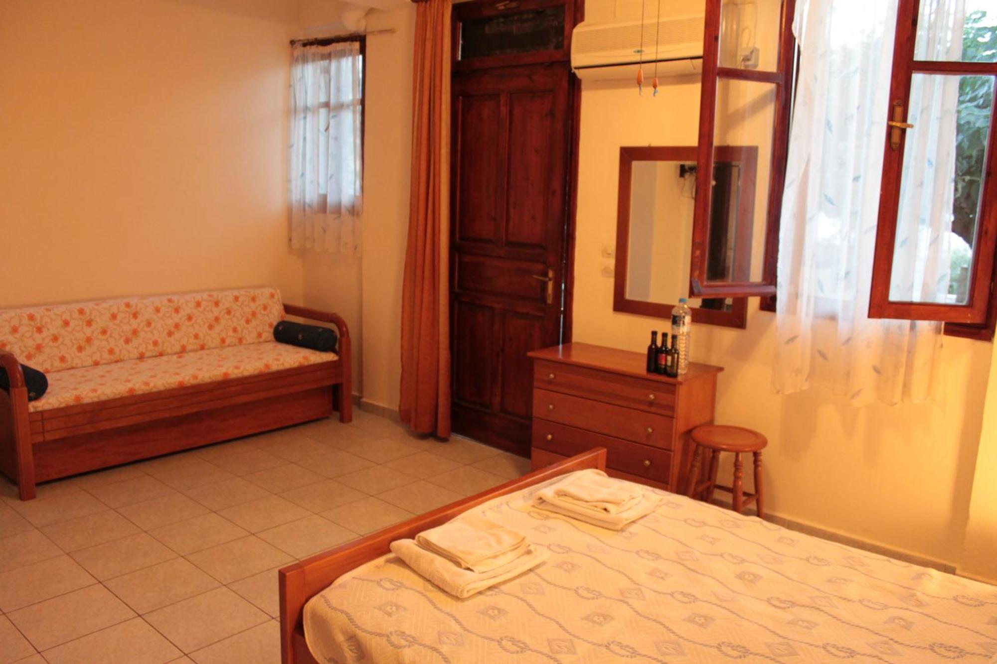 Ballas Apartments Agia Efimia Cameră foto