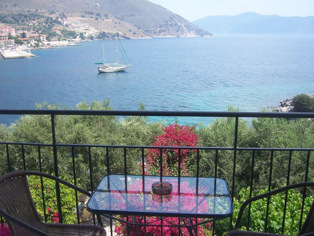 Ballas Apartments Agia Efimia Cameră foto